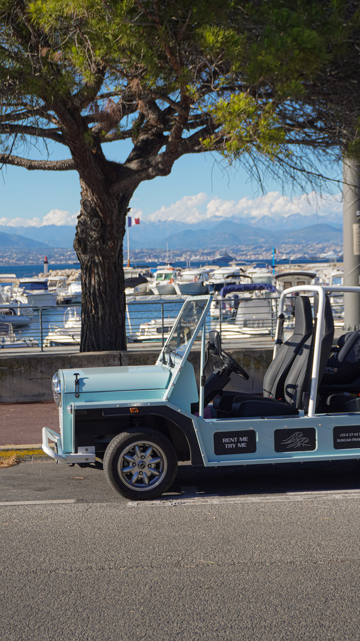 Balade en Mini Moke électrique sur la Côte d’Azur à Antibes